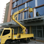 Sewa Mobil Crane terbaik di Klender Jakarta Timur 087881295014