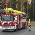 Sewa Mobil Crane Terbaik di Pegadungan Kalideres 087881295014